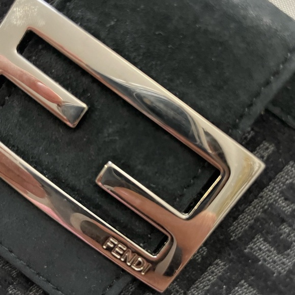 Sold on instagram Fendi wallet 💯 authentic - Picture 3 of 7